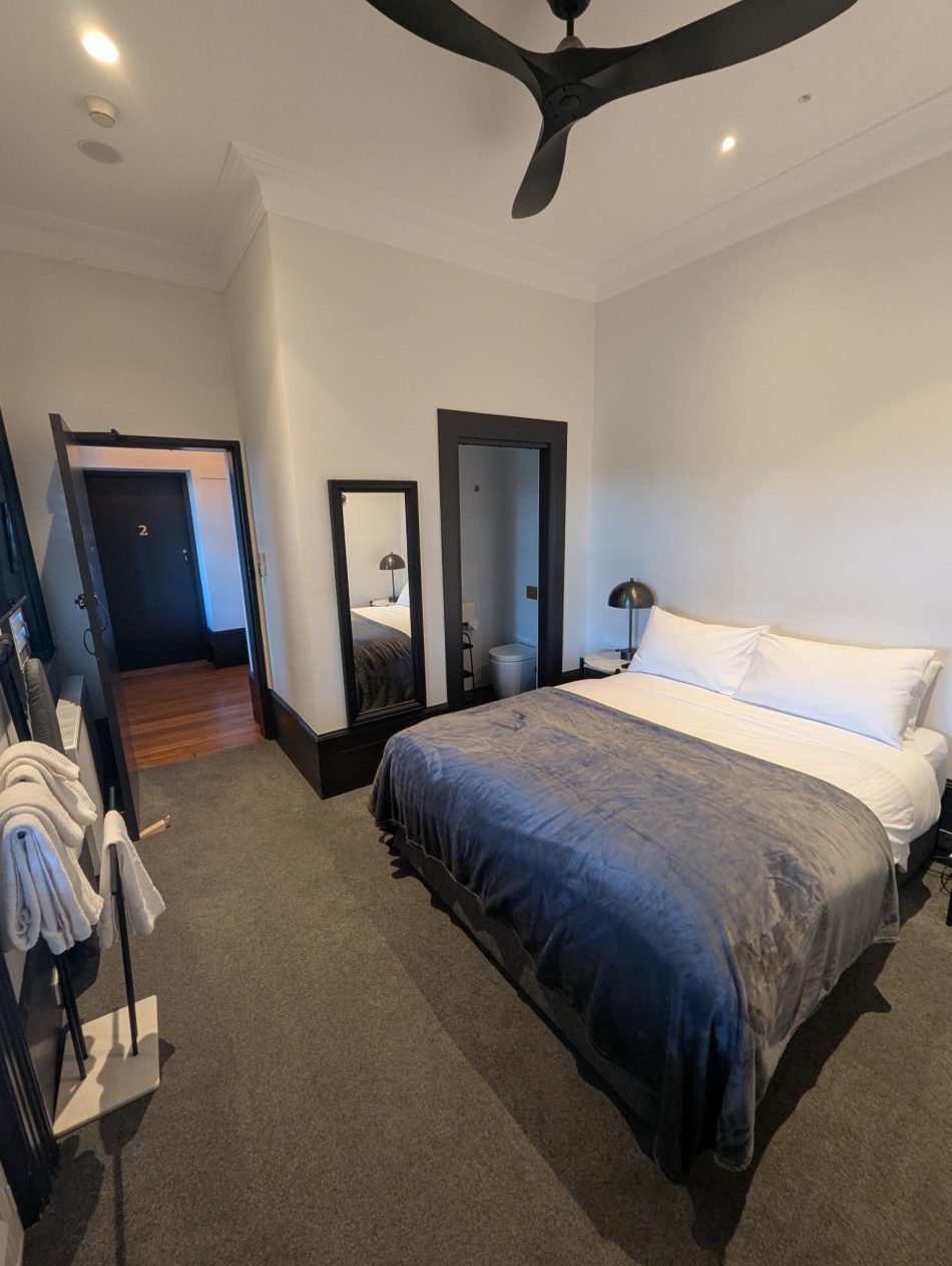 Queen room 3